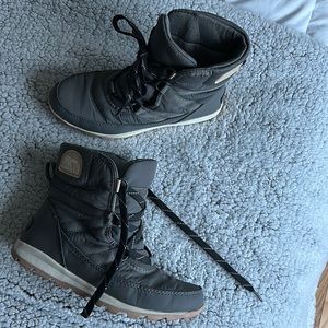 Sorel boot. Light pink in laces and sole. Like new condition.